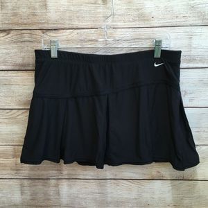 NIKE FITDRY PLEATED TENNIS SKORT IN BLACK